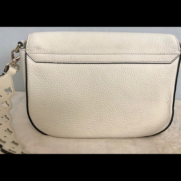 Kate Spade Crossbody with super unique strap! - Picture 4 of 8